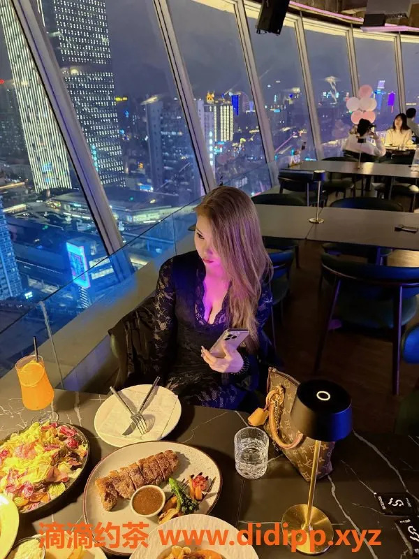 广州楼凤-天河嫩妹米苏，售价7P，舌吻服务超赞！