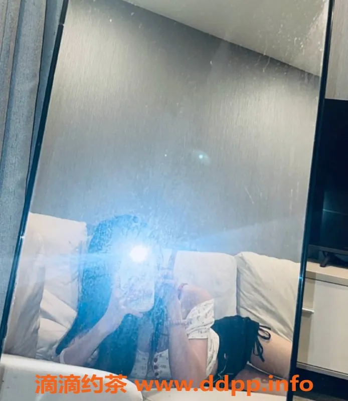 宁波楼凤-鄞州苏月：164cm新妹子，轻松体验无套服务！