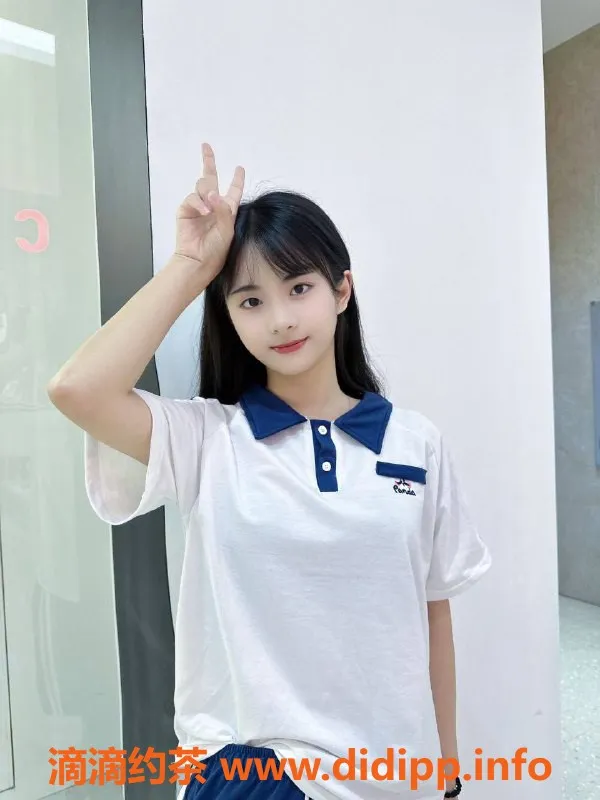 深圳楼凤-龙华小柠檬，1300元畅享超赞服务