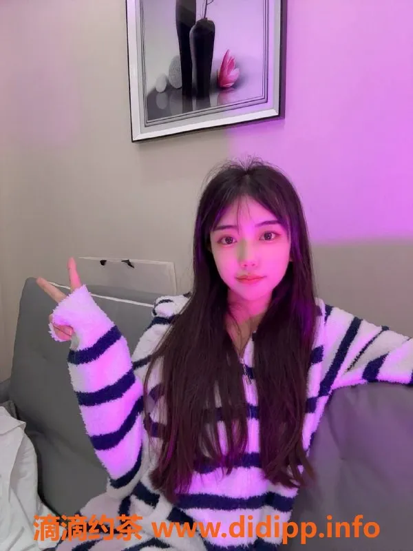 南京楼凤资源信息,建邺区小可乐，颜值一字马，工兵特价400元！