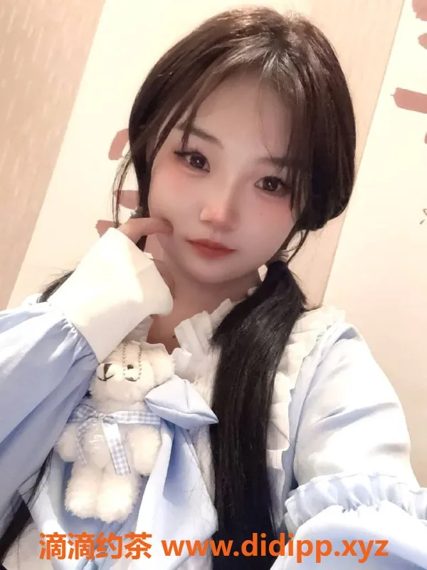 南京楼凤-南京楚楚18岁嫩妹，双飞服务超赞！