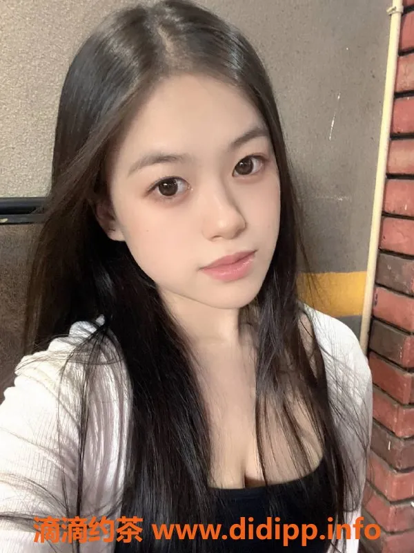 广州楼凤-天河小伊，课费700p，服务态度好