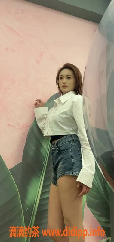 广州楼凤-海珠精灵，舌吻69p服务，700p视频验证！