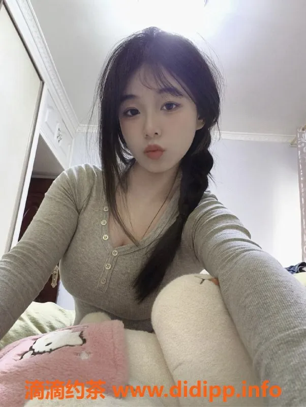 广州楼凤资源信息,白云区18岁巨乳女神七七，超值服务体验！