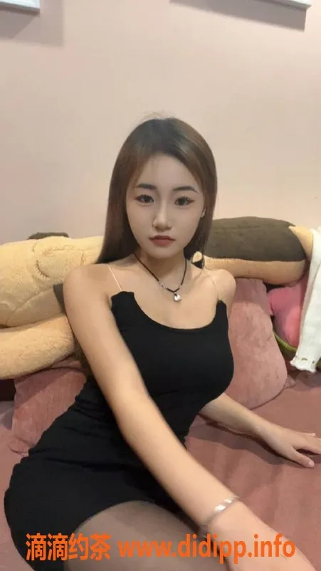 广州楼凤-天河小希，700元享嫩妹陪伴