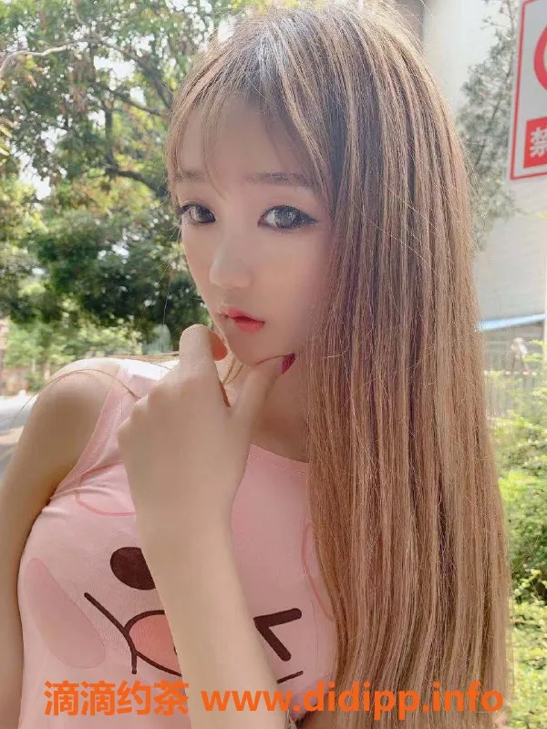 广州楼凤-佛山柚子嫩妹，5P鸳鸯浴尽享欢愉