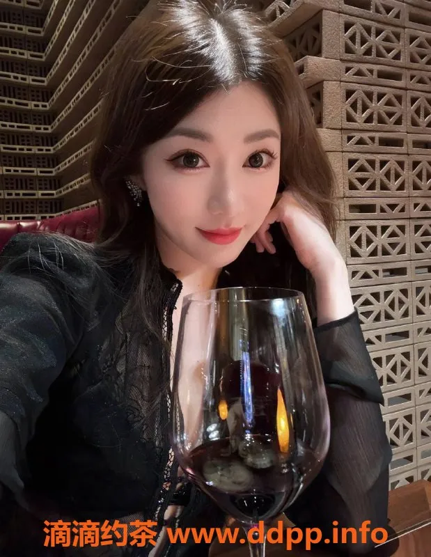 上海楼凤-可可：浦东陆家嘴173cm长腿艺术生