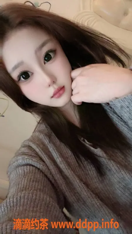 长沙楼凤-开福区嫩妹铃铛，18岁大胸潮喷服务