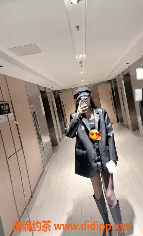 成都楼凤资源信息,成都高新区童童，18岁，600元/小时，陪浴舔胸