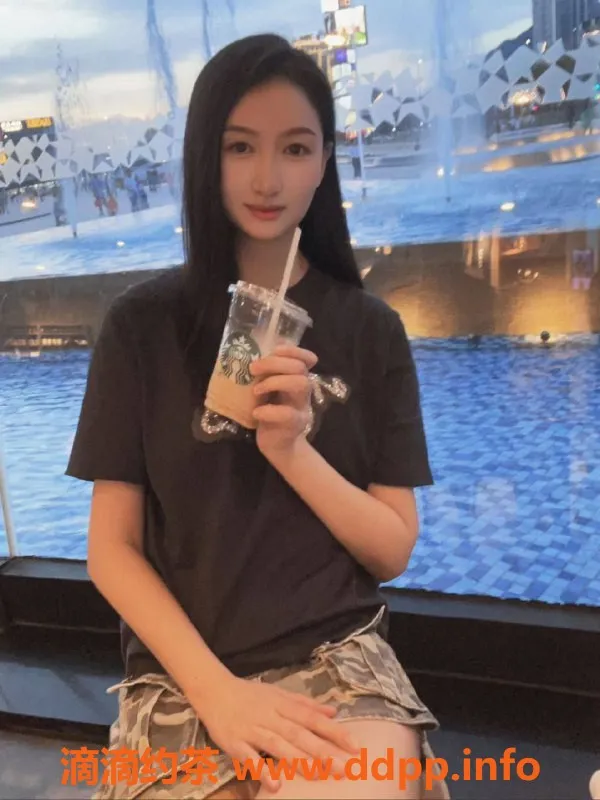 厦门楼凤-思明空姐CC，身高六米，做舌吻服务