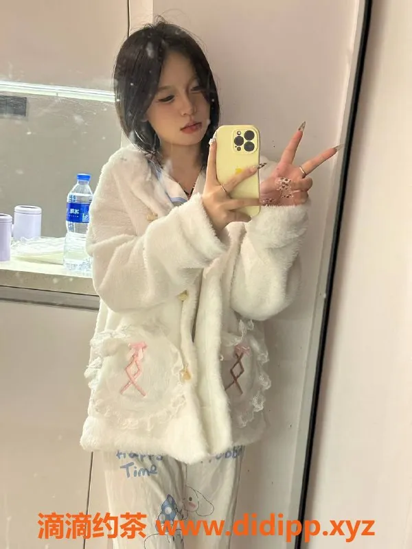 广州楼凤-天河梅花园柒柒，60分钟只需600元