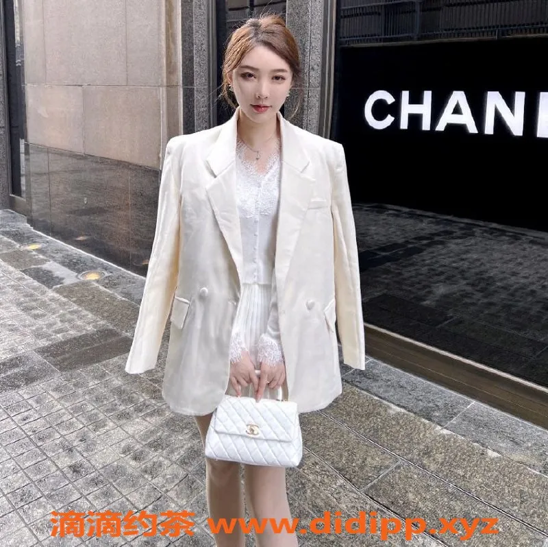 上海楼凤资源信息,黄浦丽娜，173高挑美女，性感C+，2000P服务