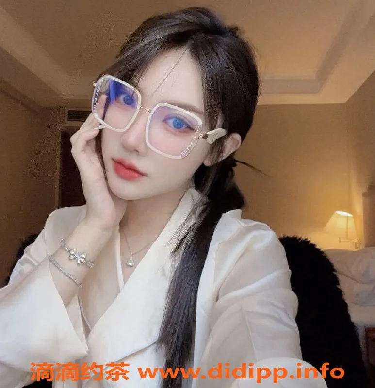 上海楼凤-黄浦丽娜，173高挑美女，性感C+，2000P服务