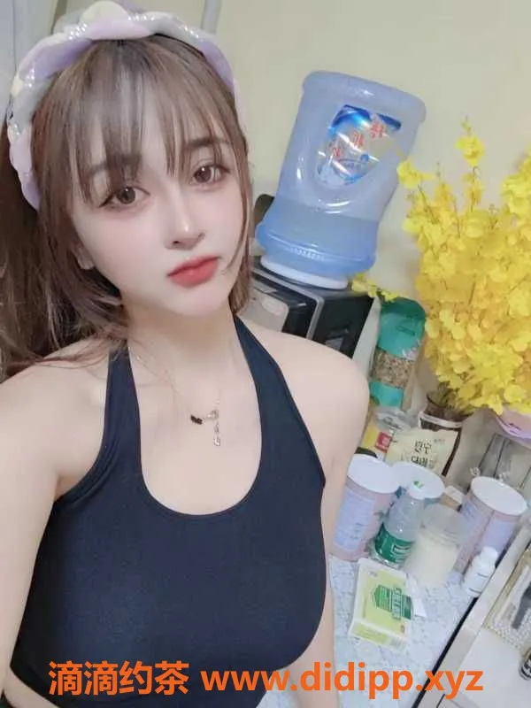 深圳楼凤-深圳罗湖笑笑 25岁 身高160CM 价格500元起