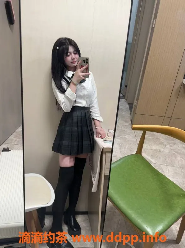 广州楼凤-番禺嫩妹君君，700元一次服务