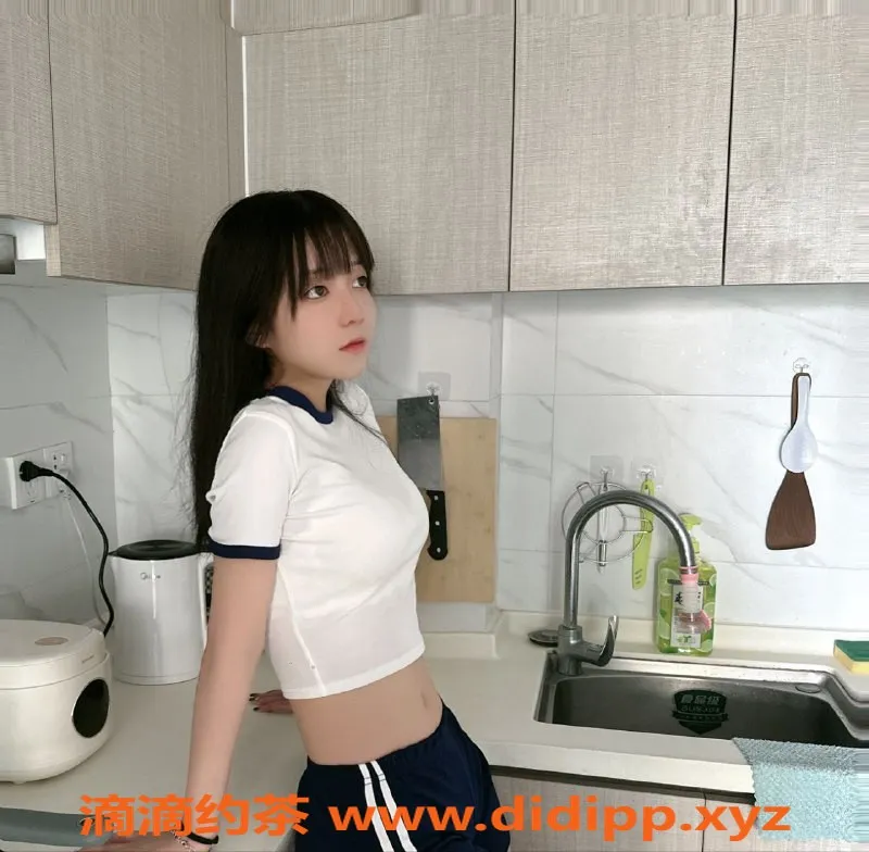 广州上门服务-天河潼潼，800元上门服务，舌吻体验