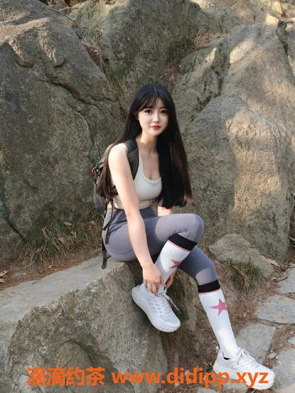 杭州楼凤-拱墅轻熟女艺人欧阳娜娜，巨乳实力在线