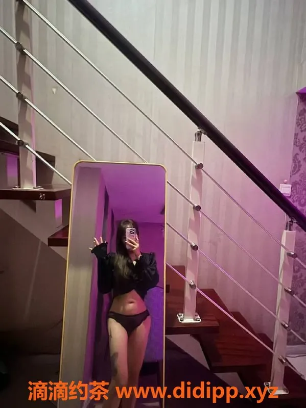 长沙楼凤-岳麓区金贝儿，165cm C+胸，23岁，陪浴服务