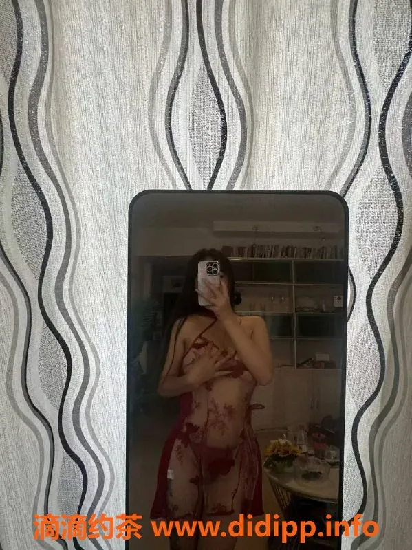 长沙楼凤资源信息,岳麓区金贝儿，165cm C+胸，23岁，陪浴服务