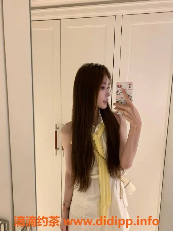 杭州楼凤资源信息,19岁甜美女神，163cm C罩杯，私聊兼职服务