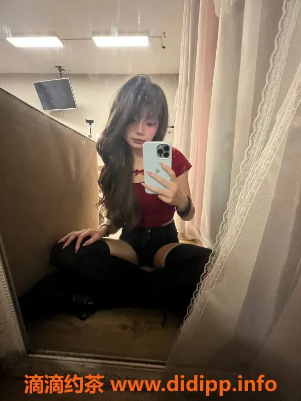 成都楼凤-成华区玲玲，160cm白虎少女，甜美亲密体验