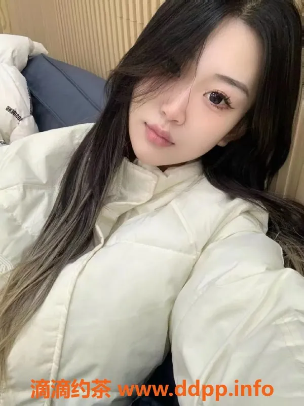 成都楼凤-成都思琪大长腿巨乳嫩妹，优惠价630元