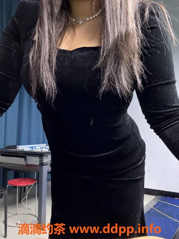 郑州楼凤-东站附近19岁苏格，170cm 36E，特价服务来袭