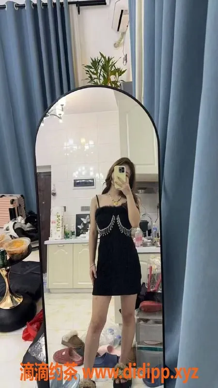 成都楼凤-成华区嫩妹苏酥，大奶代聊服务，仅6p起！