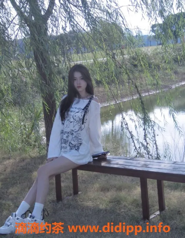 广州楼凤-白云嫩妹雨雨，10P超值体验！