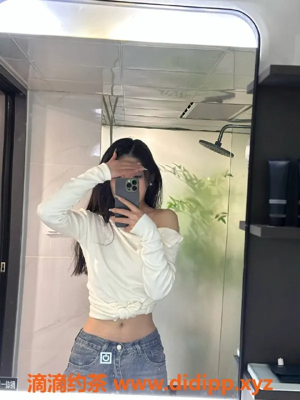 广州楼凤-天河嫩妹诗琪，12P大长腿舌吻体验