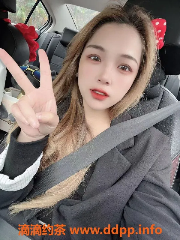 杭州楼凤-上城兜兜，158cm C杯小巧玲珑，服务精彩