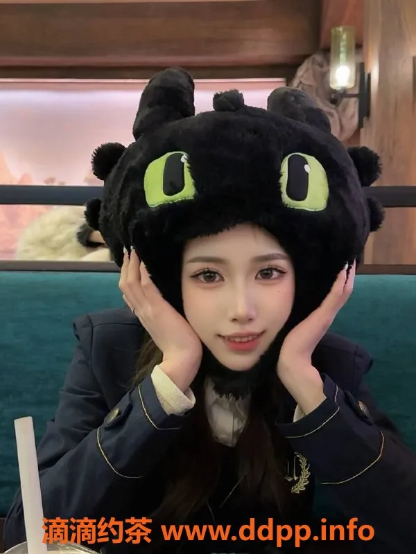 广州楼凤资源信息,佛山禅城御姐66，课费8P，享受舌吻和大长腿服务！