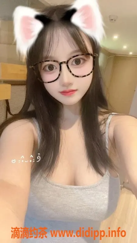 广州楼凤-天河嫩妹小宝，6P大胸舌吻体验