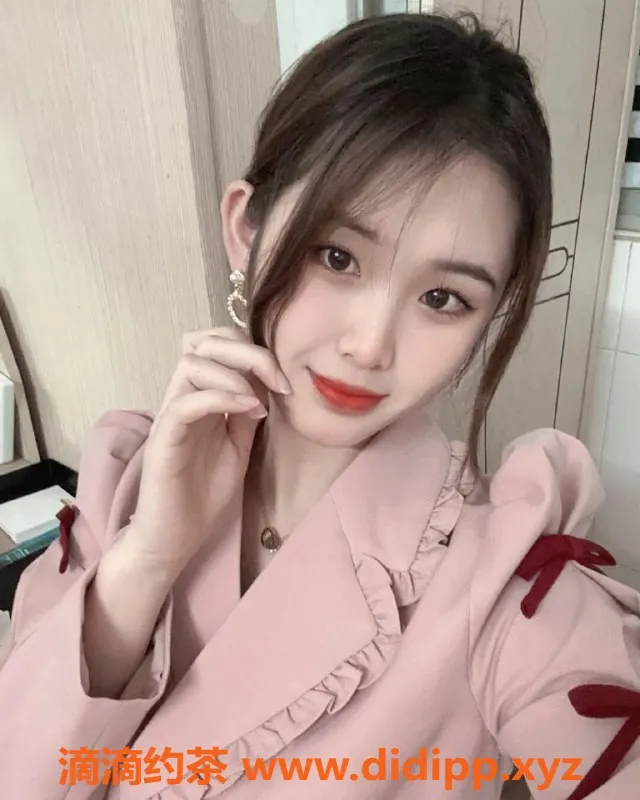 广州楼凤-天河御姐花梦瑶，12P大胸服务等你体验