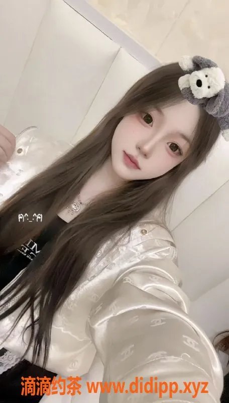 厦门楼凤-集美嫩妹点点，舌吻服务，18岁