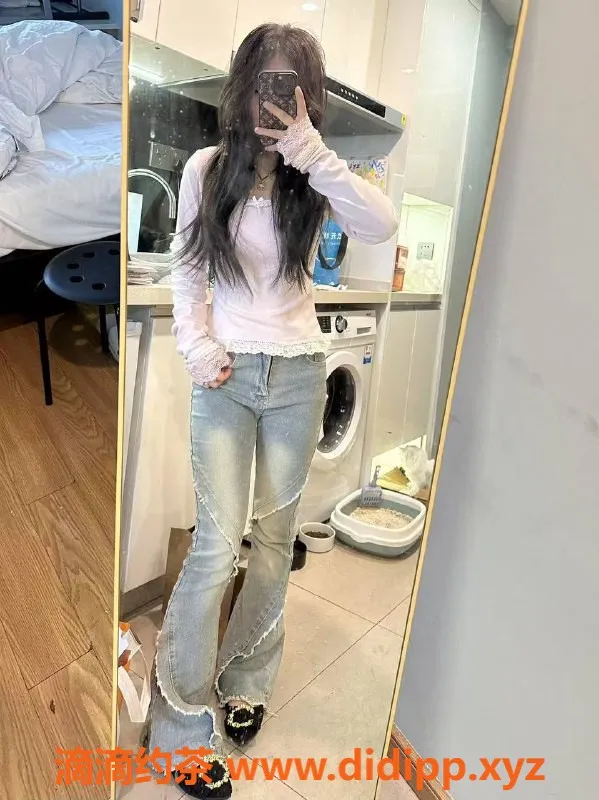 广州楼凤-天河柒柒，服务三件套，仅需600元起