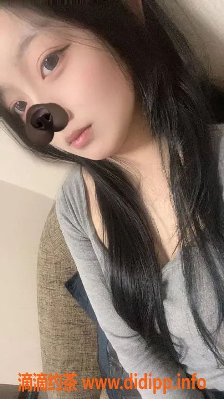 郑州楼凤-金水区19岁琦琦，165cm身高，服务多样