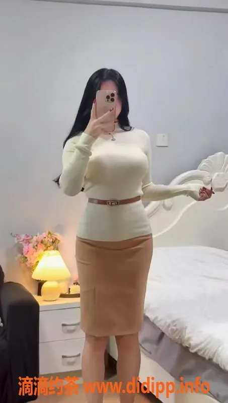 广州楼凤资源信息,佛山湘西格格-22岁170cm微胖尤物，茶水费350起