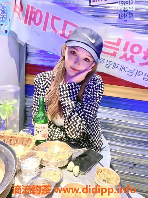 成都楼凤-成都金牛区西西，20岁C罩杯，超赞服务体验