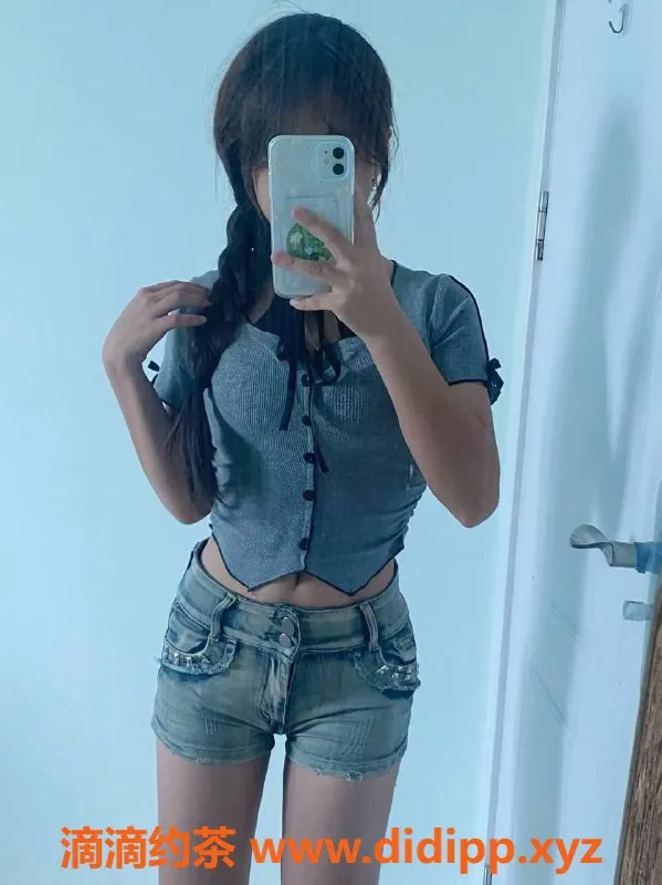 成都楼凤-成都嫩妹思思，160cm丰满身材，700元享受服务