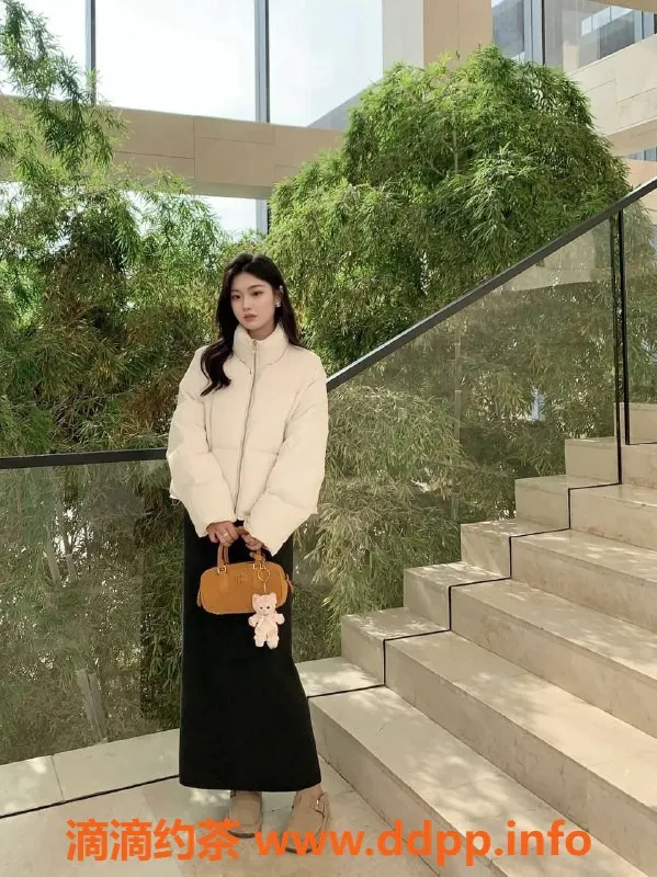 长沙楼凤资源信息,雨花区18岁艾琳，175cm女友式服务，600p体验