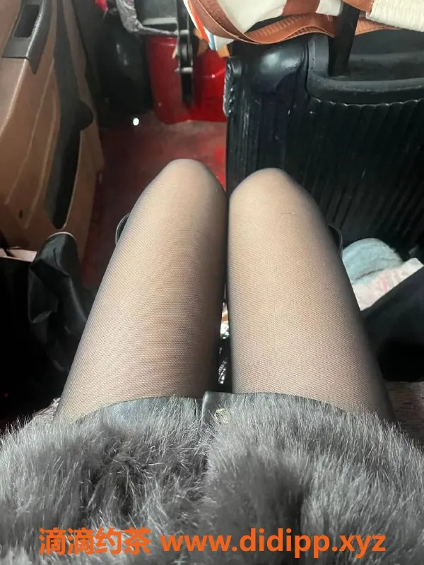 成都楼凤-青羊区嫩妹念儿，7p代聊优惠100