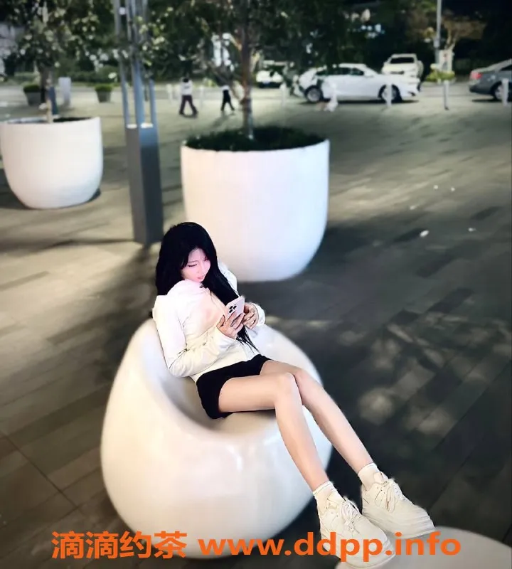 上海上门服务资源信息,静安怡怡，18岁165cm B罩，超值服务