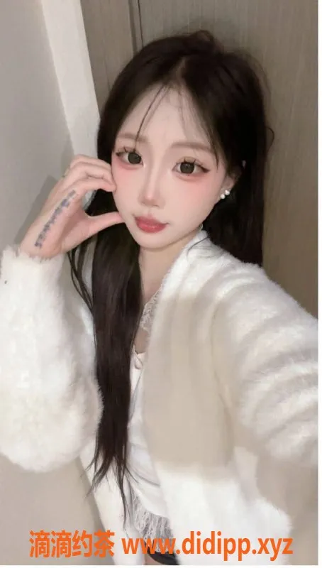 上海上门服务-静安怡怡，18岁165cm B罩，超值服务