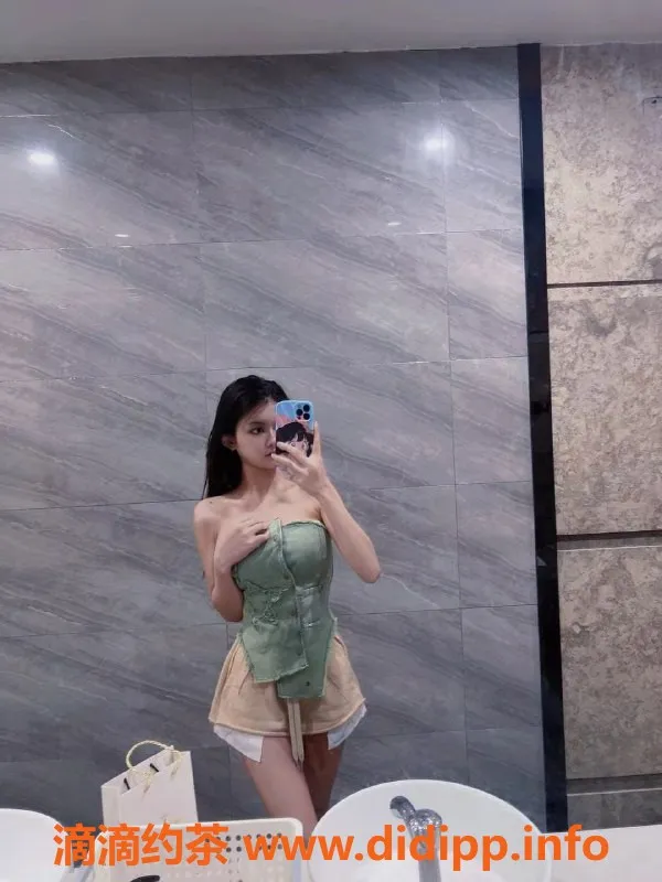 广州楼凤-天河嫩妹晚晚，鸳鸯浴享受只需13P