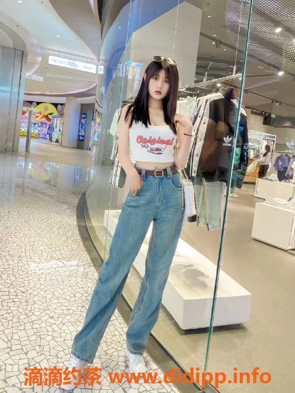 北京楼凤-北沙滩嫩妹语舒，批发内衣12Z起