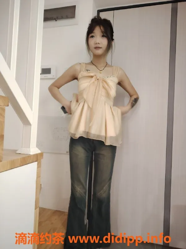 广州楼凤-金沙洲嫩妹嘉乐，超值700元体验！