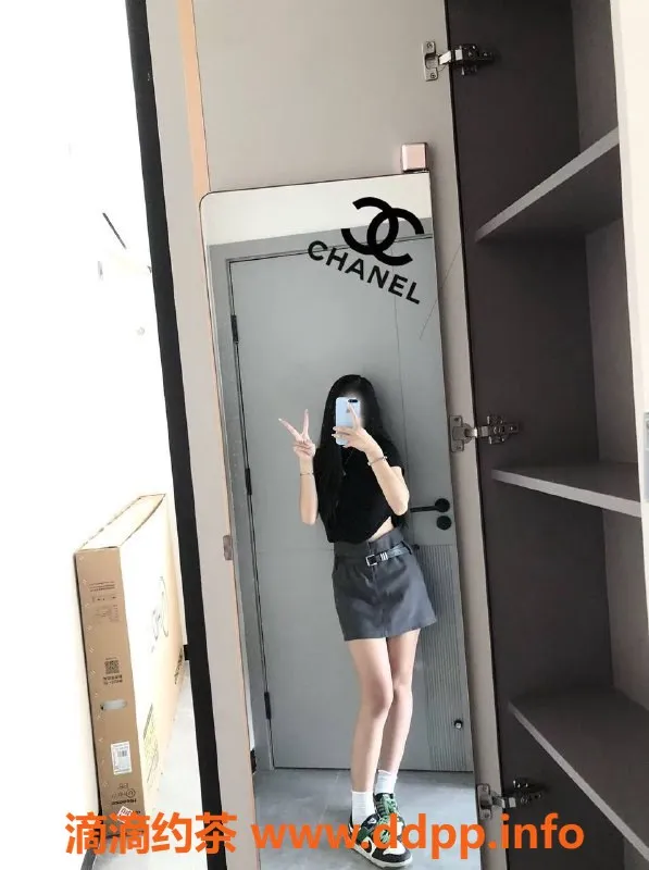 广州楼凤-黄埔嫩妹小苹果 7P舌吻大胸体验推荐