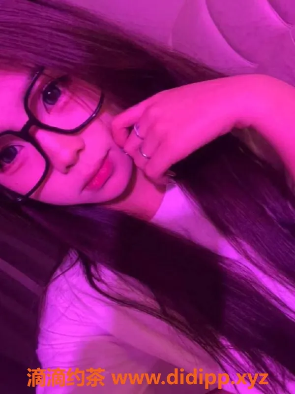 东莞楼凤-艺名小丽，身高160cm，胸围90cm，价格优惠