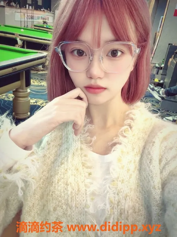 杭州楼凤-上城区嫩妹子苒，舌吻69体验，超值10p仅需17pp！